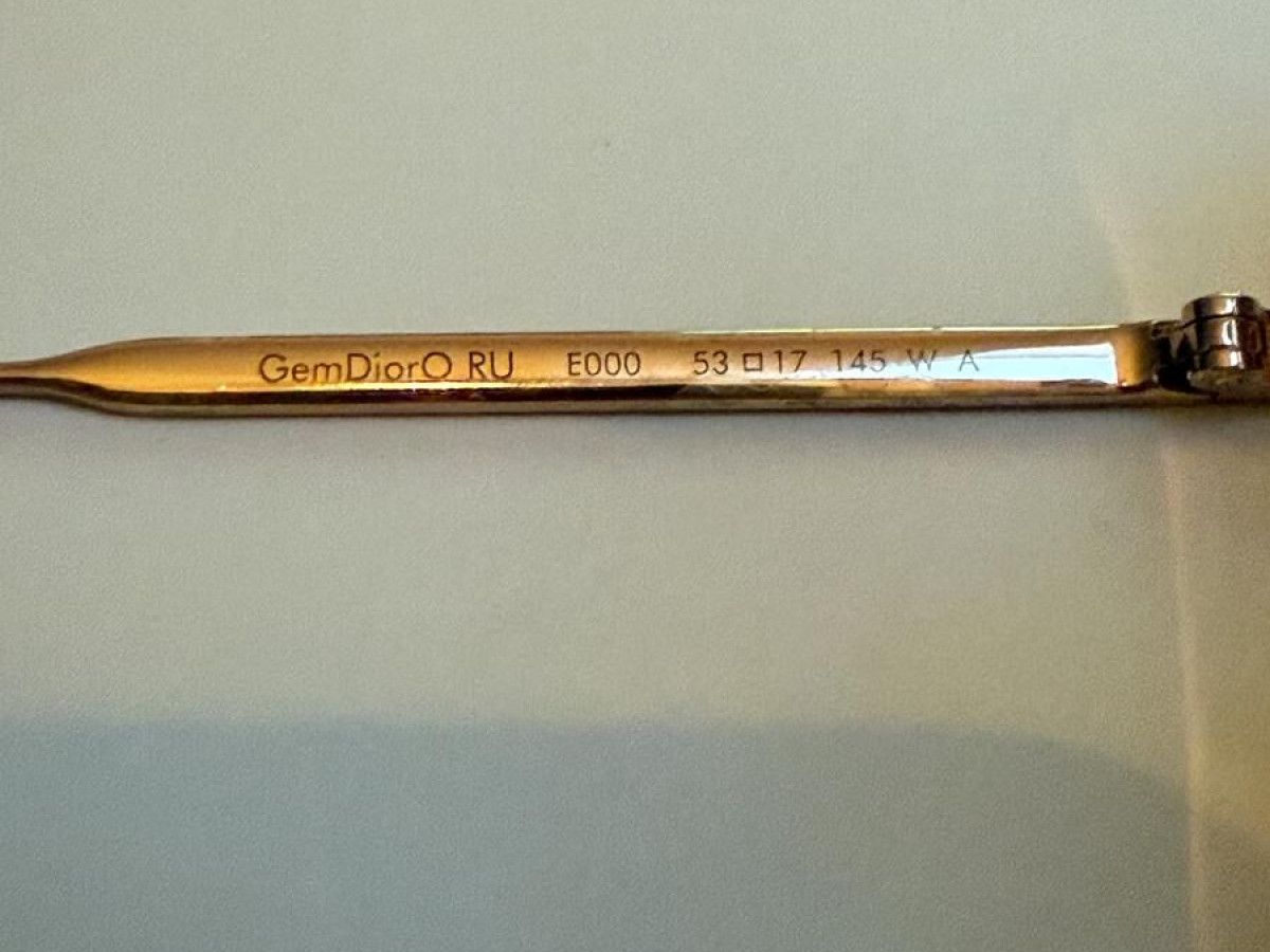 Dior - GEMDIORO RU E000 53/17 145 matte rose gold