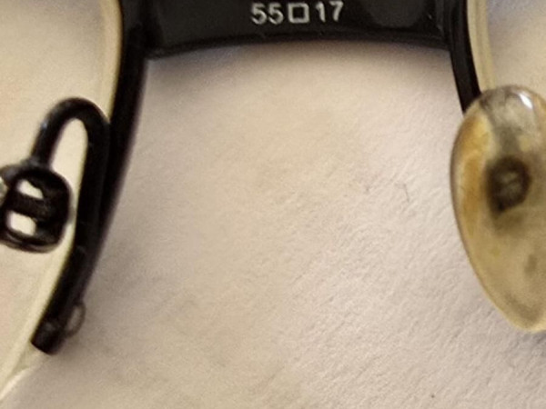 GIVENCHY - VGV429V COL 0530 135 55¤17