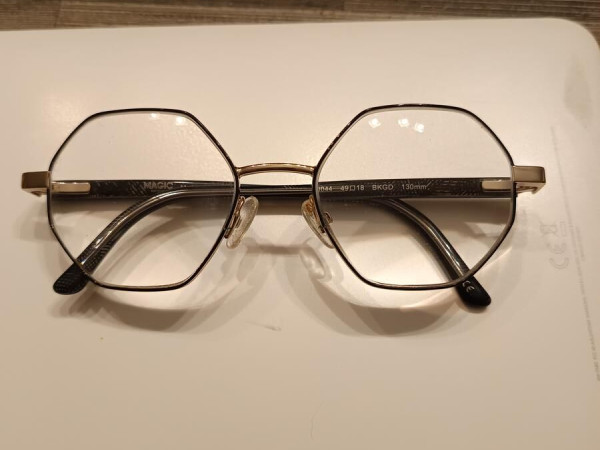 Magic - MJ044 49¤18 BKGD 130