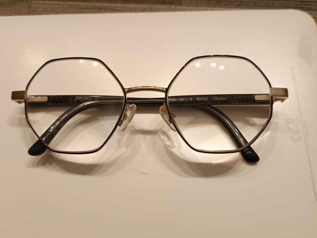 Magic - MJ044 49¤18 BKGD 130