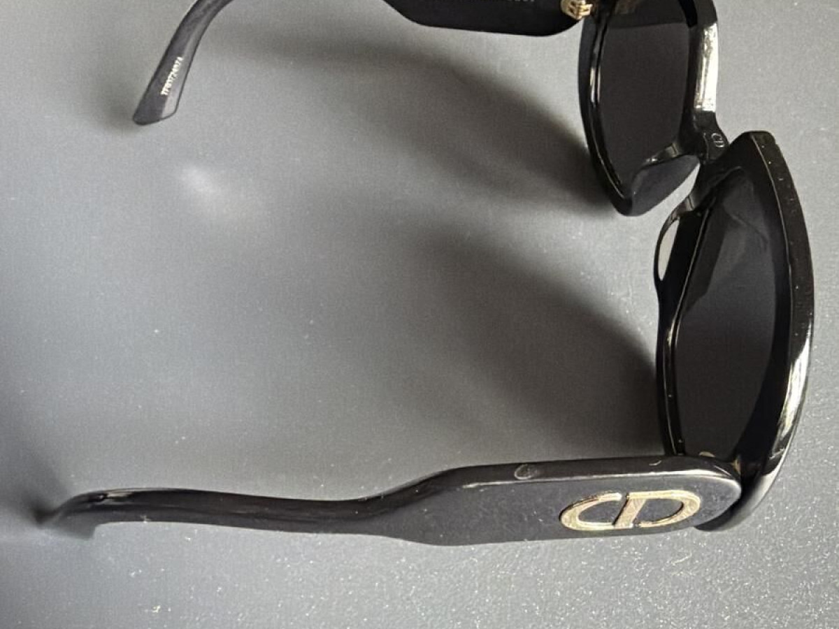 DIOR - R1U 10AO 3 56/20 140 Rx W A