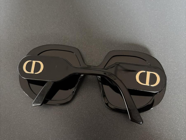 DIOR - R1U 10AO 3 56/20 140 Rx W A