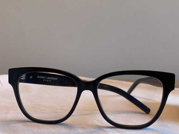 YVES SAINT LAURENT  -...