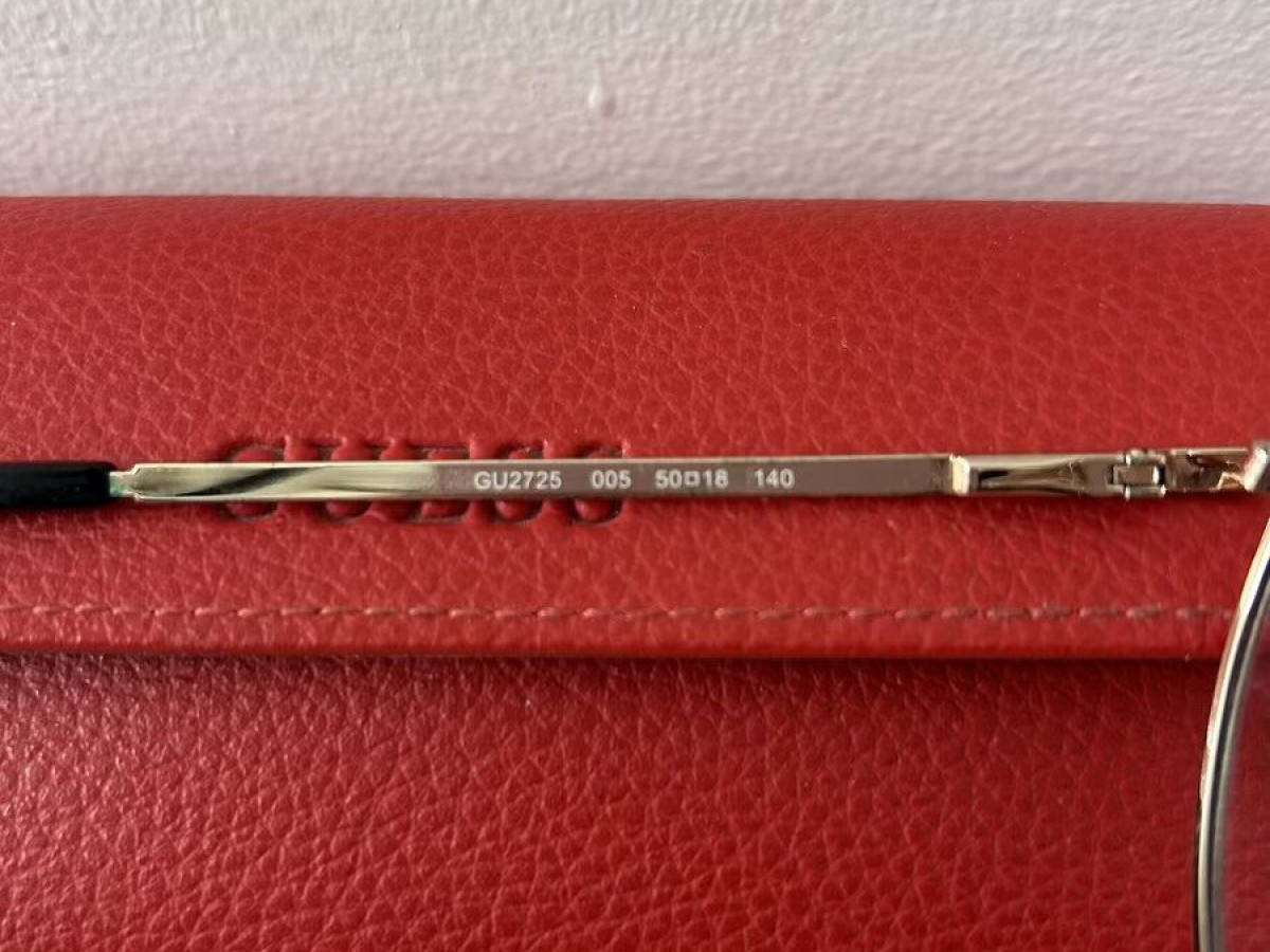 GUESS  - GU272500550¤18140