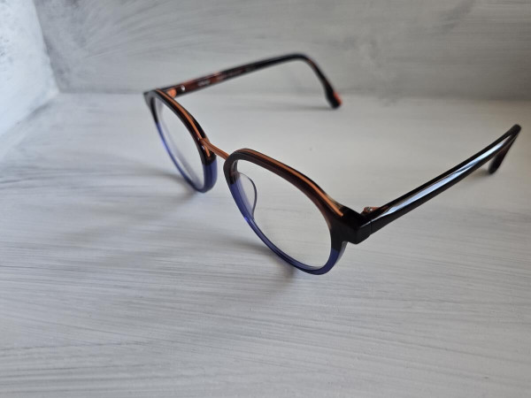 Woodys - 23065 VICTOR 03 51□21 145