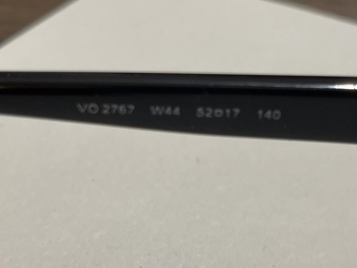 Vogue - Vo2767 W44 52/17 140