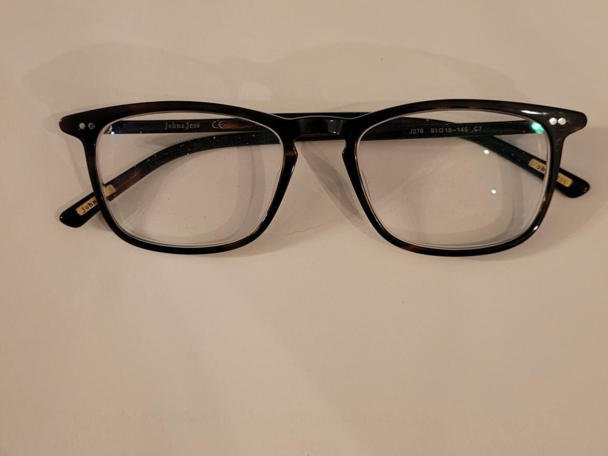 John & Jess - J276 51/18 147 C7