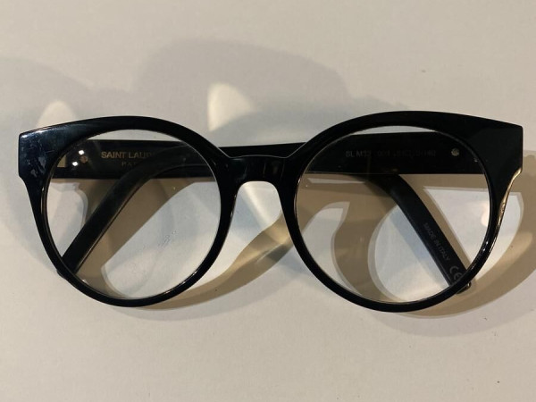 Yves Saint Laurent -...