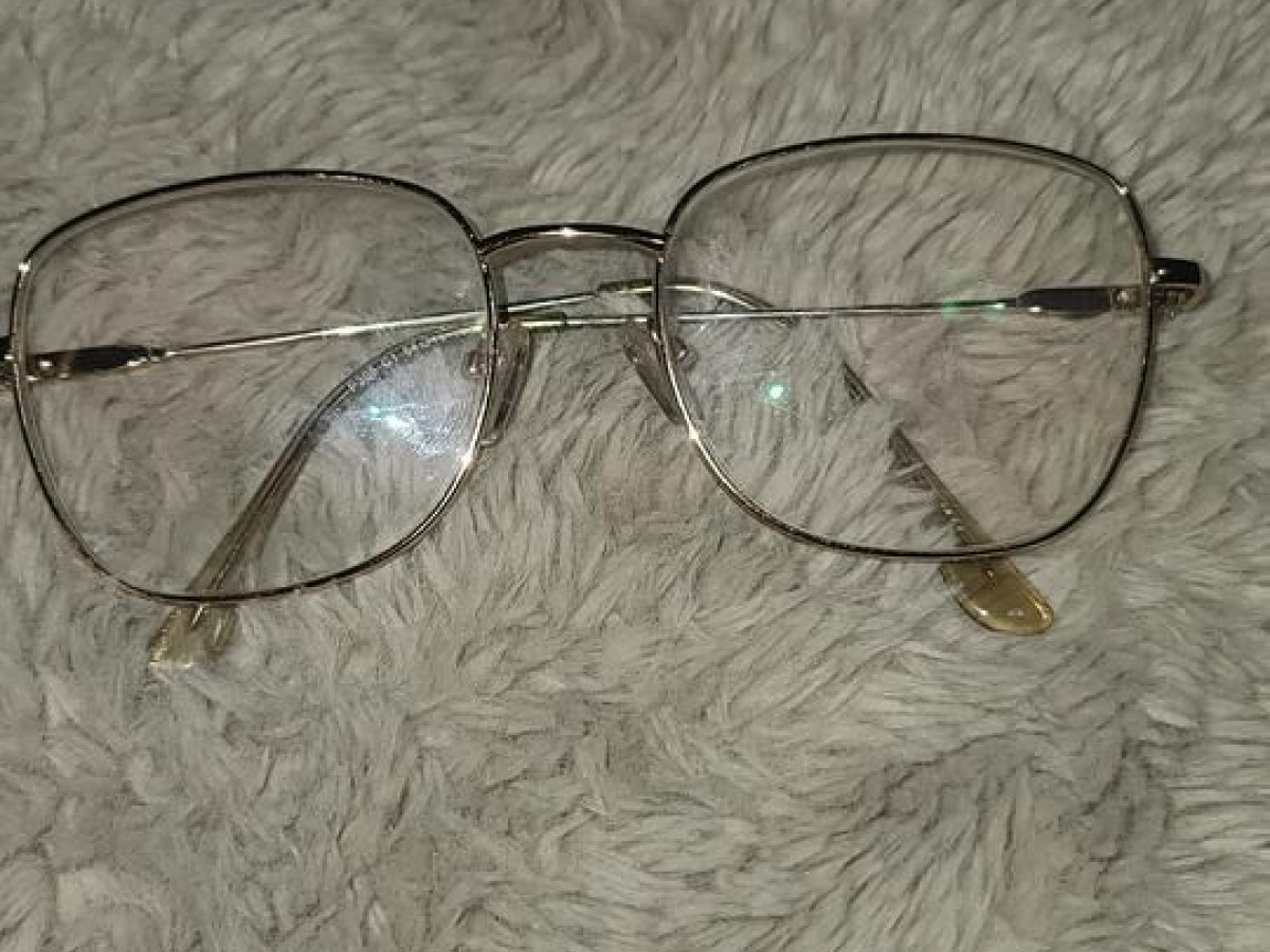 L'opticien - P305 c1