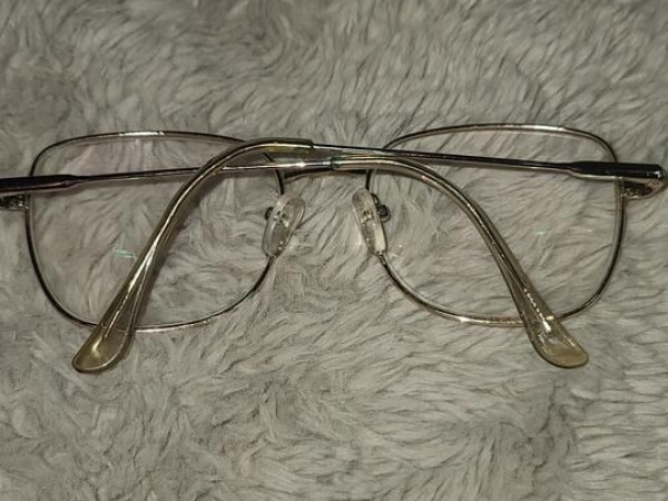 L'opticien - P305 c1