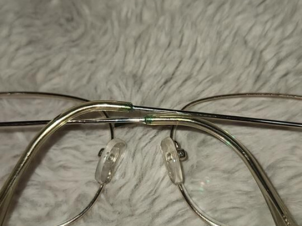 L'opticien - P305 c1