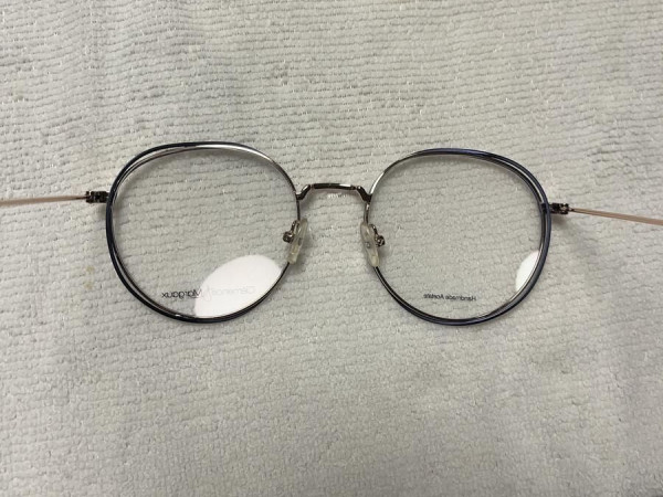 Clémence et Margaux - Cm361 la pipelette 50¤19