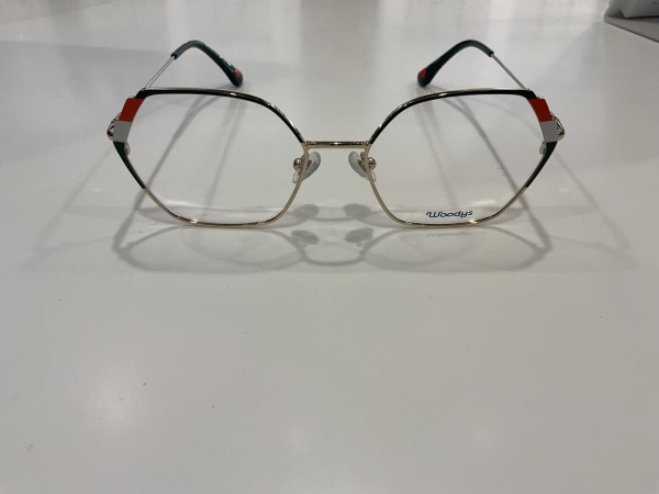 WOODYS - CIRCA 04 52/17