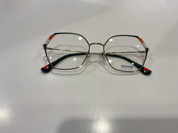 WOODYS - CIRCA 04 52/17