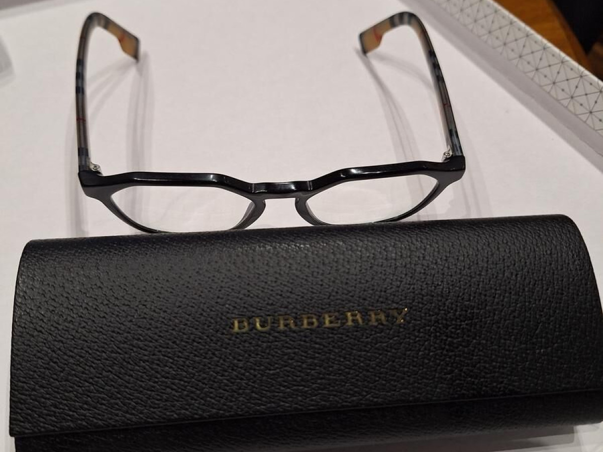 Burberry - 137 51/18 140