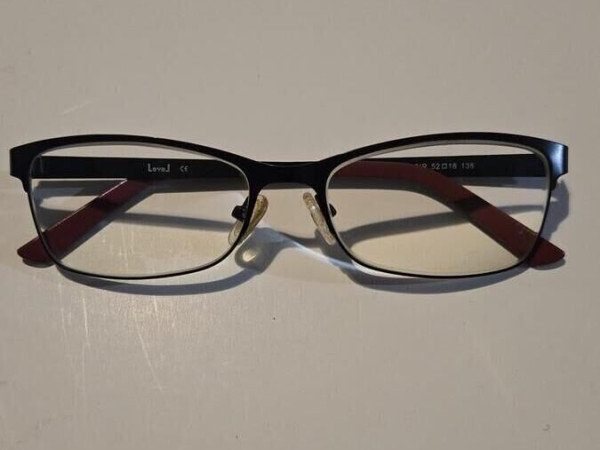 Level - LE1616 NOIR 52/16 135