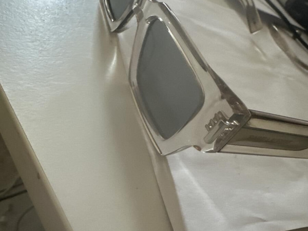 Yves saint Laurent - SL572