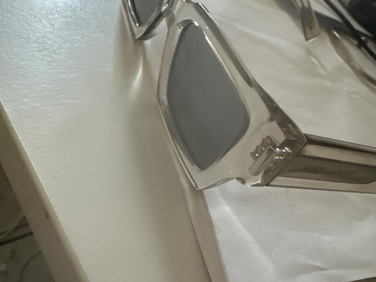 Yves saint Laurent - SL572