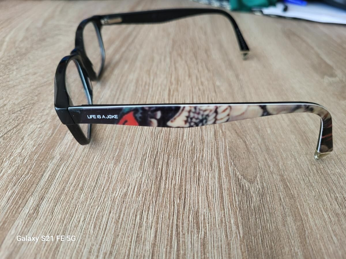 Life is a joke - Epaa042c01