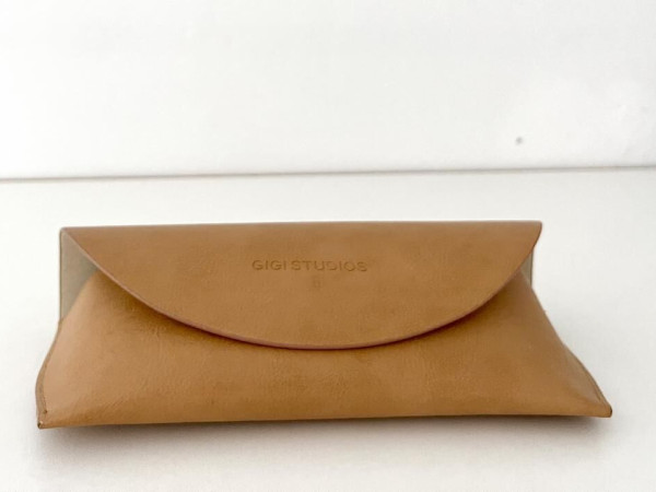 Gigi studios -  1513 Brooks 64900/6 49¤19 145