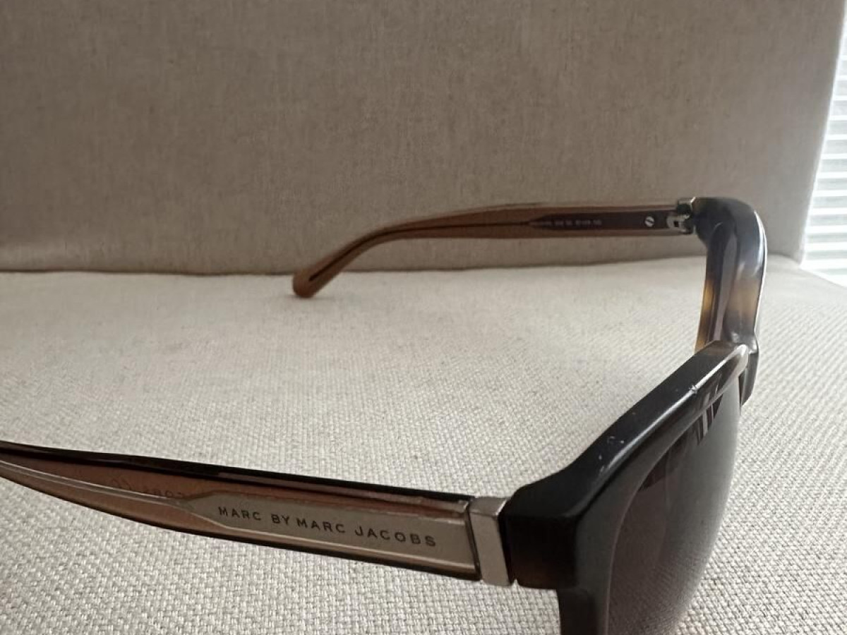 Marc Jacobs - MMU 411/S