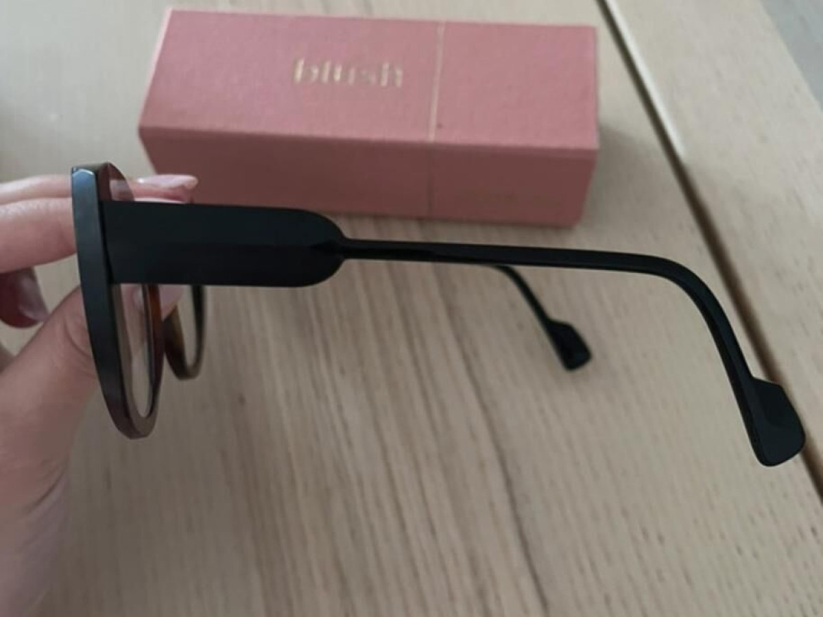 Caroline Abram - Dilemme 236