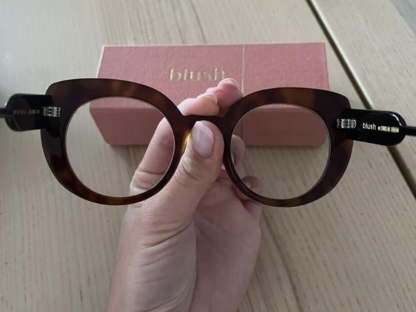 Caroline Abram - Dilemme 236