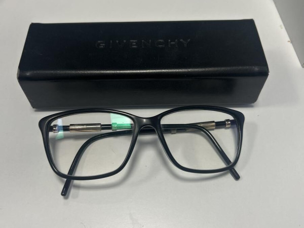 Givenchy - VGV8040 700 140