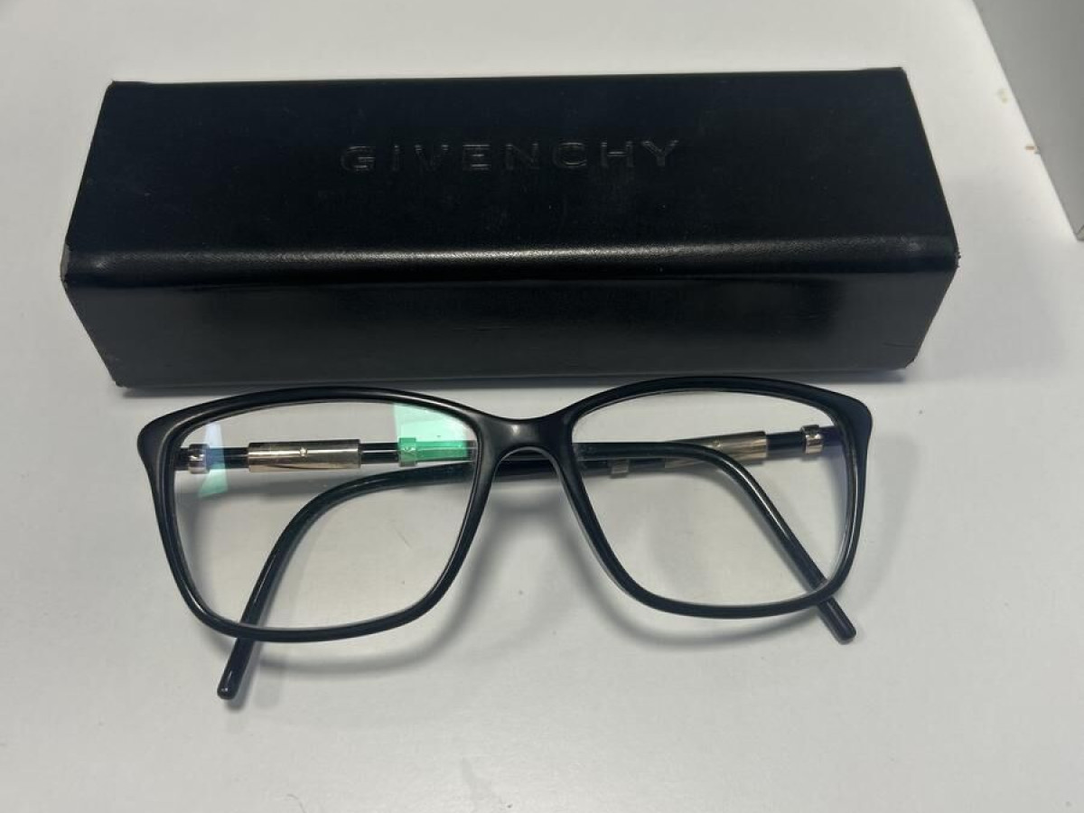 Givenchy - VGV8040 700 140