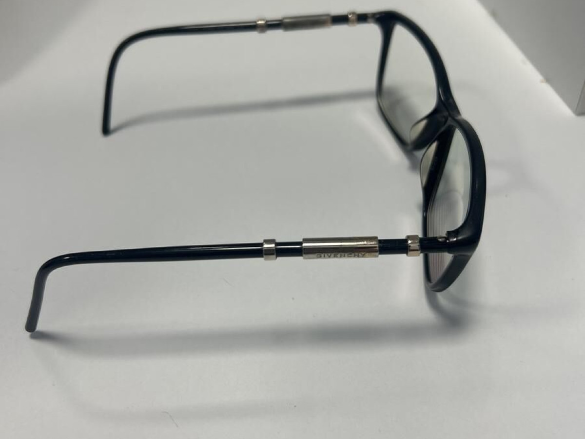 Givenchy - VGV8040 700 140