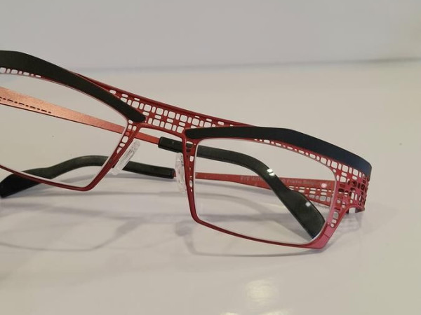 Théo - Eye witness TA 337 45¤22