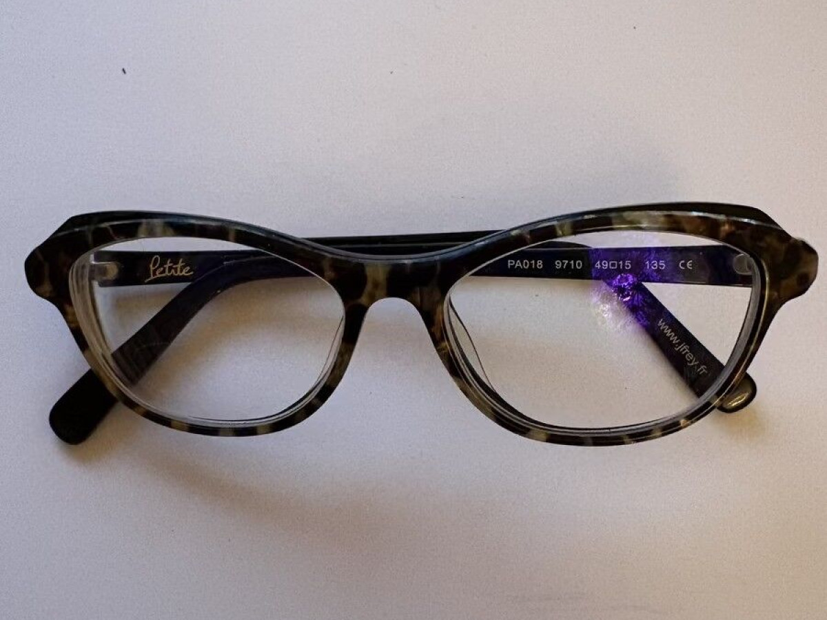 JF REY PETITE - PA018. 9710 135 CE 49¤15