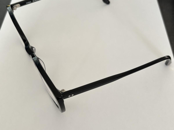 Peter and May - SLT8 SISTER BLK