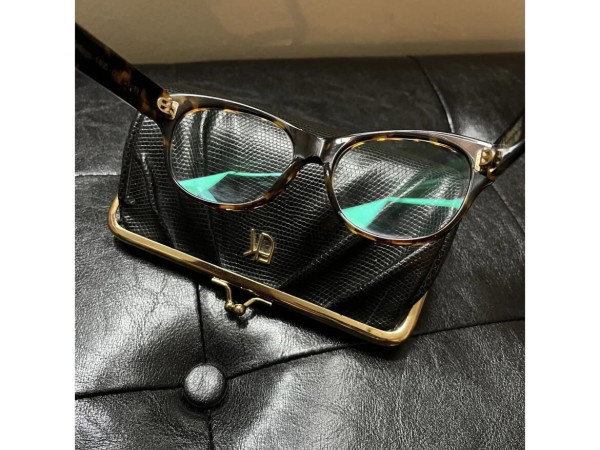 Emmanuelle Khanh - 1400006 53/19