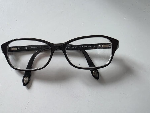 Givenchy - VGV887 54*15...