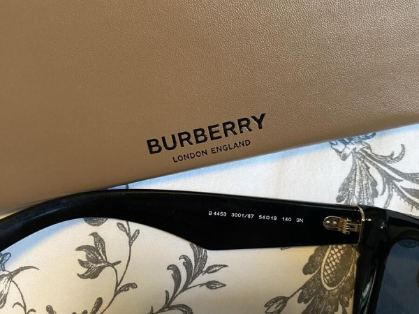 Burberry - B4453 54&curren;19