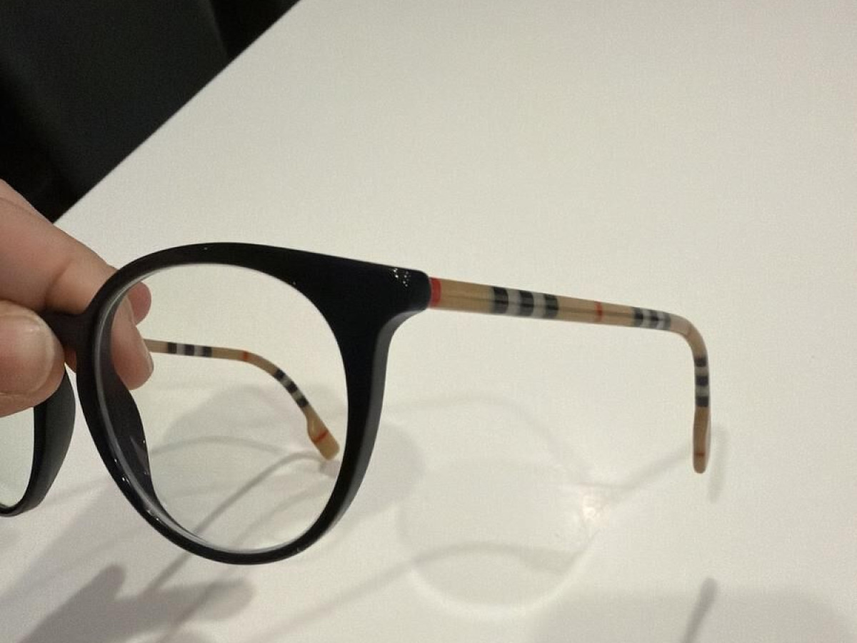 Burberry - B2318 3853 51/15