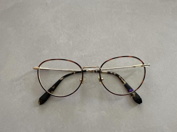 Gigistudio - 51-19-144 987...