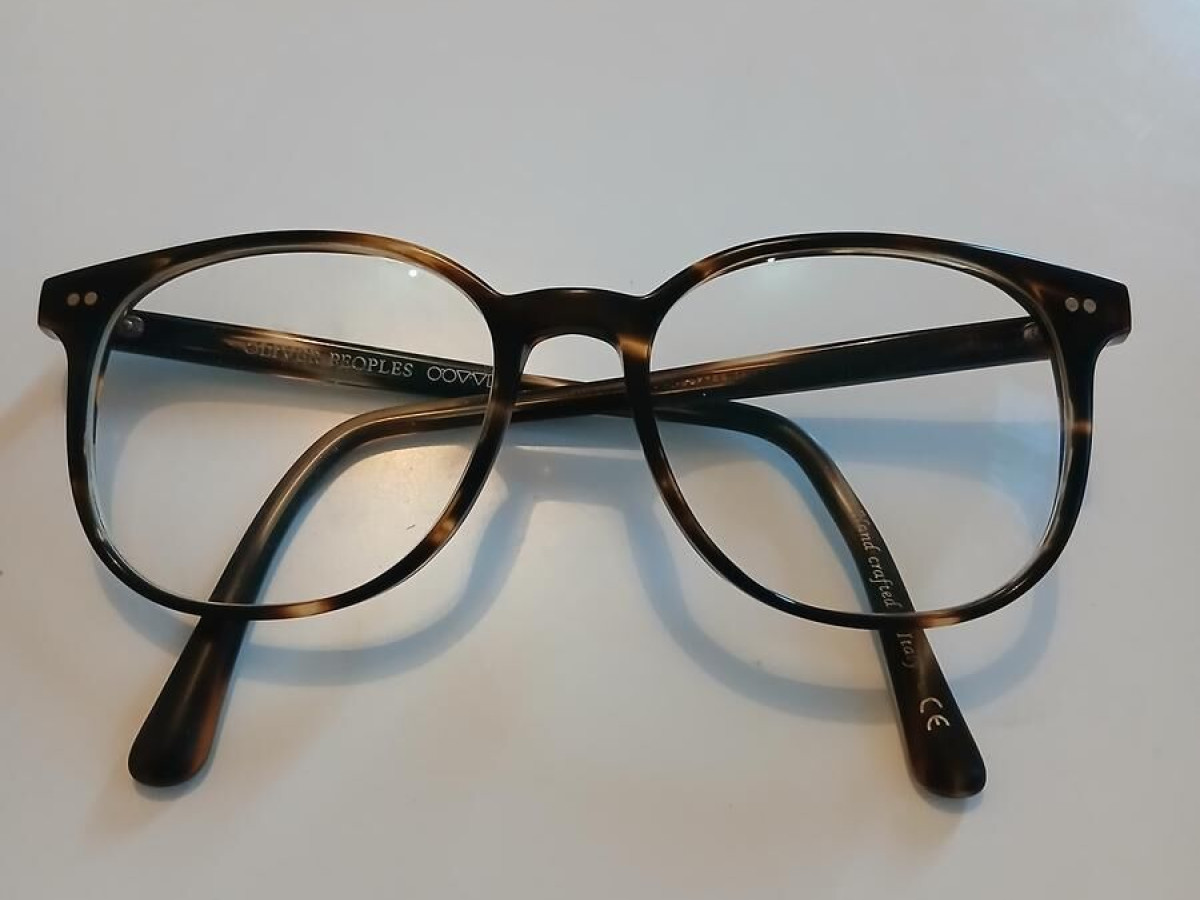 Oliver peoples