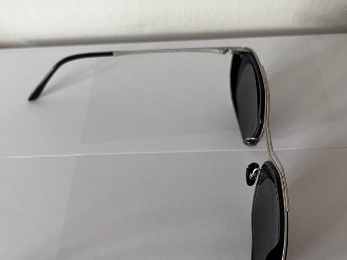 La Petite Lunette Rouge - Fund Capt XL - Blacksil 55&curren;24