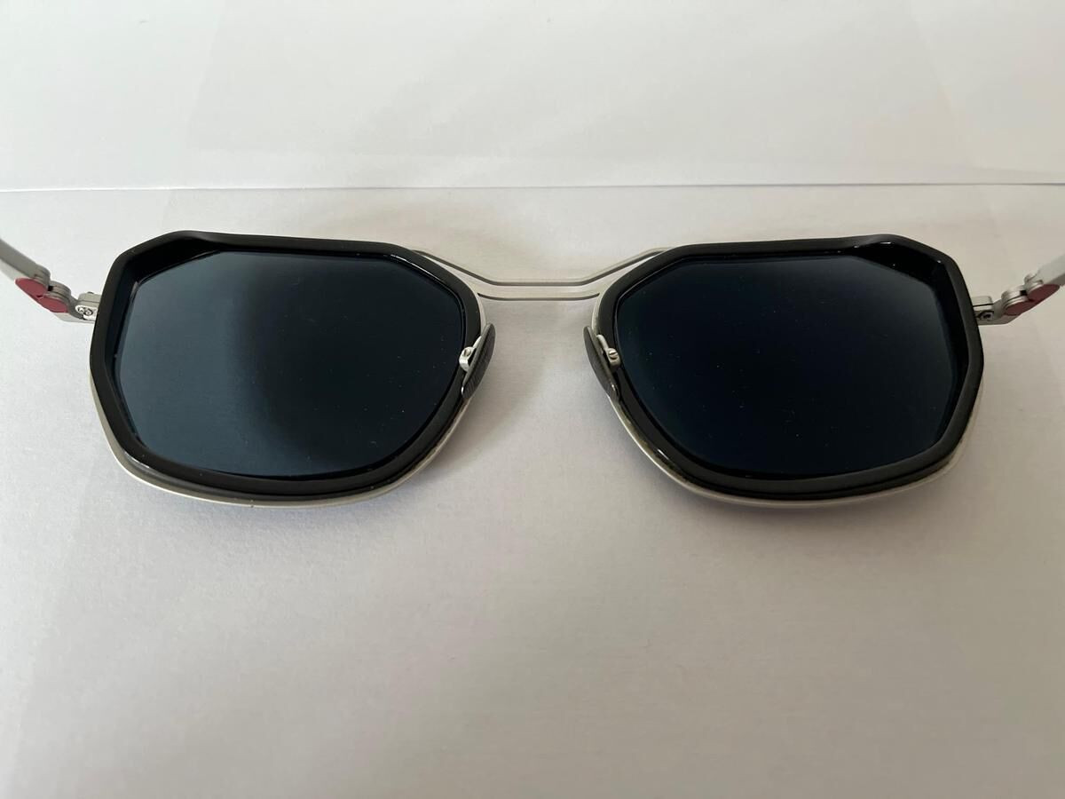 La Petite Lunette Rouge - Fund Capt XL - Blacksil 55&curren;24