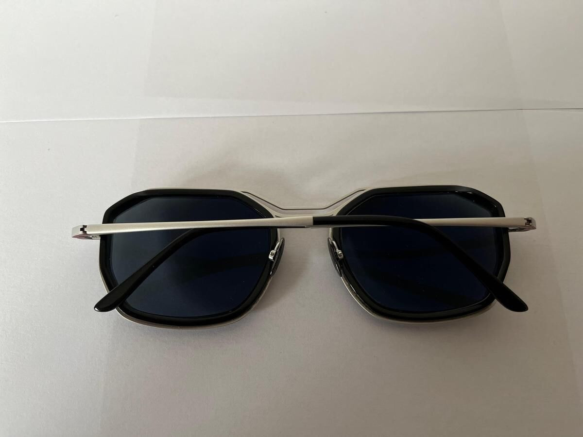 La Petite Lunette Rouge - Fund Capt XL - Blacksil 55&curren;24