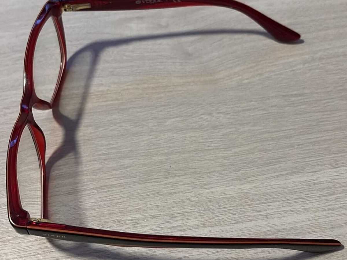 Vogue - VO2961231251&curren;17