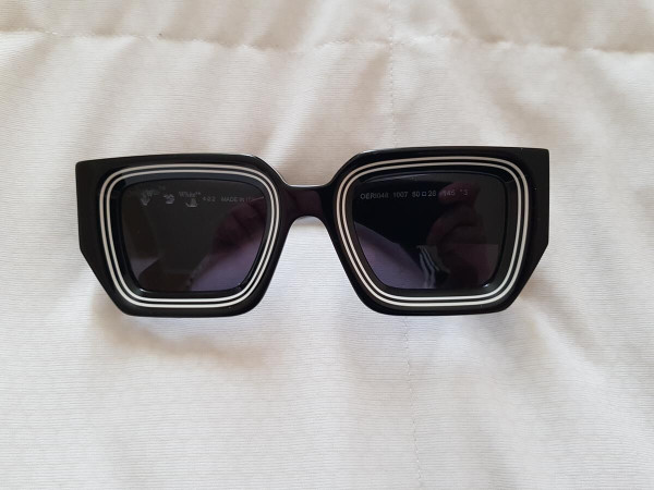 OFF-WHITE - OERI048 1007 50&curren;26