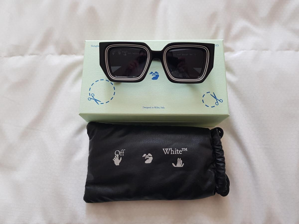 OFF-WHITE - OERI048 1007 50&curren;26