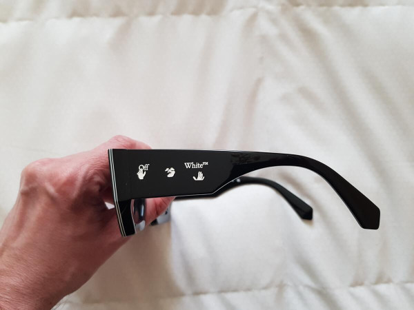 OFF-WHITE - OERI048 1007 50&curren;26