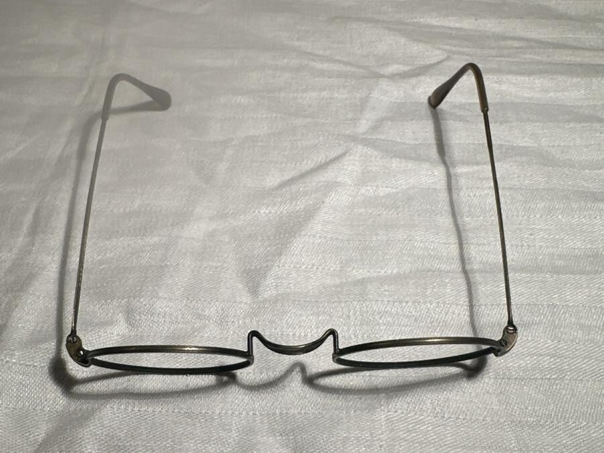 Gem - 2732. Col C1 42&curren;29