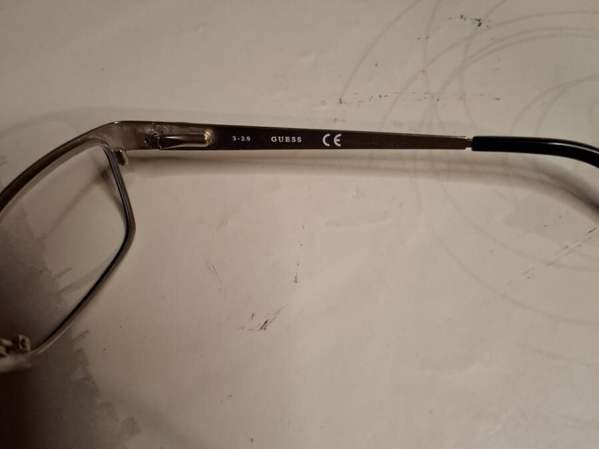 Guess - GU2568 002 52/17 135