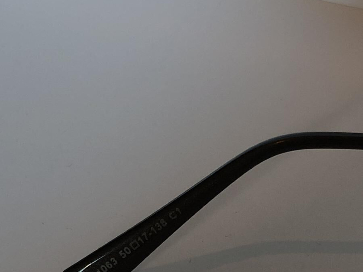 L&eacute;vis  - 1063 50&curren;17