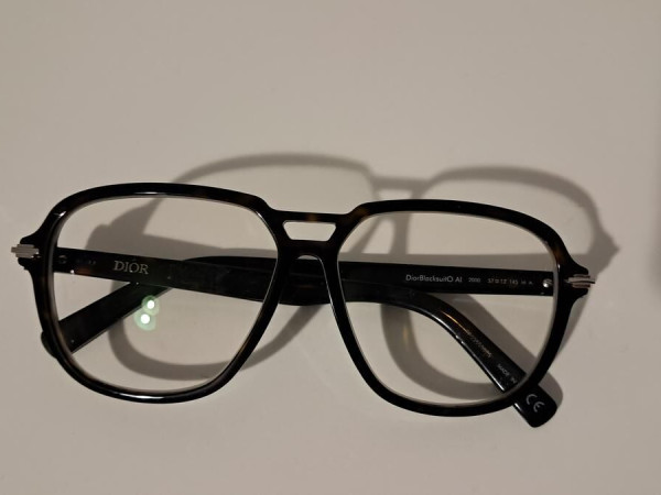 Dior - Blacksuit0 Al 2000...